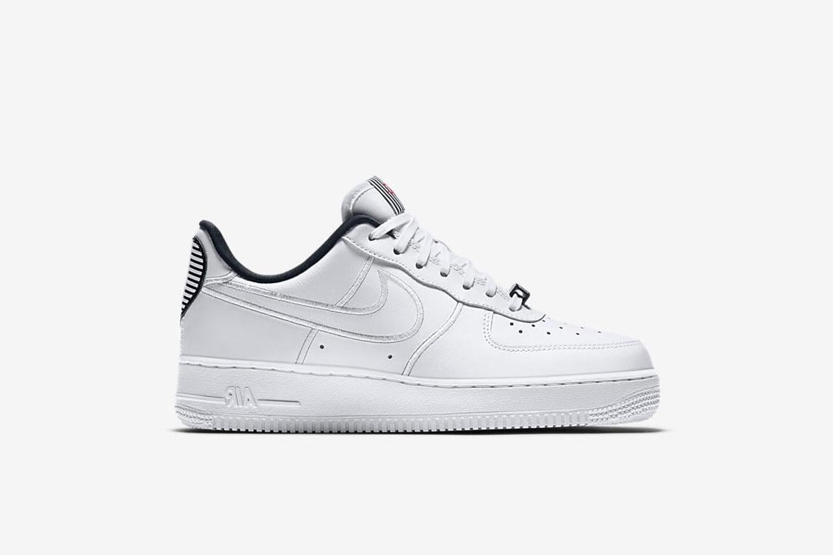 Nike Wmns Air Force 1 '07 Se Lx 